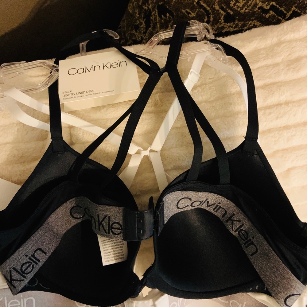Bras - Picture 2 of 3